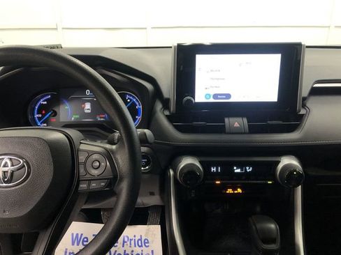 Used 2024 Toyota RAV4 AWD Hybrid image 19