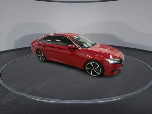 Used 2018 Honda Accord Sport image 2