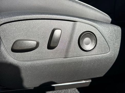 New 2026 GMC Acadia Denali w/ Super Cruise Package image 12