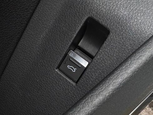 Used 2019 Audi e-tron Premium Plus image 83