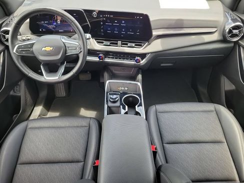Certified 2026 Chevrolet Equinox LT w/ Convenience Package II FWD image 17