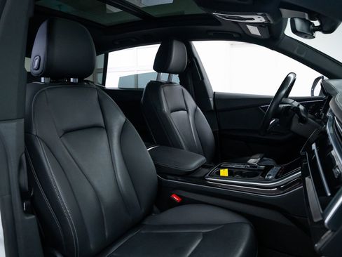 Used 2021 Audi Q8 Prestige w/ Prestige Package image 25