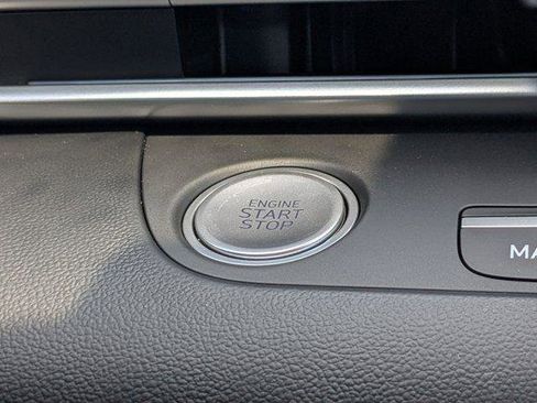 New 2025 Hyundai Elantra Limited image 26