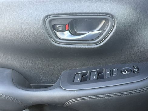 Used 2025 Honda HR-V LX image 18