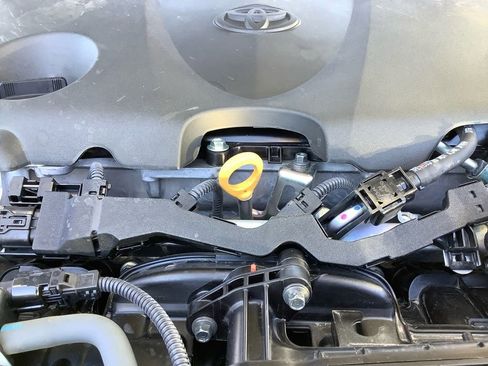 Used 2025 Toyota Camry SE image 21