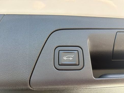 Used 2023 Buick Envision Essence AWD/4WD image 17