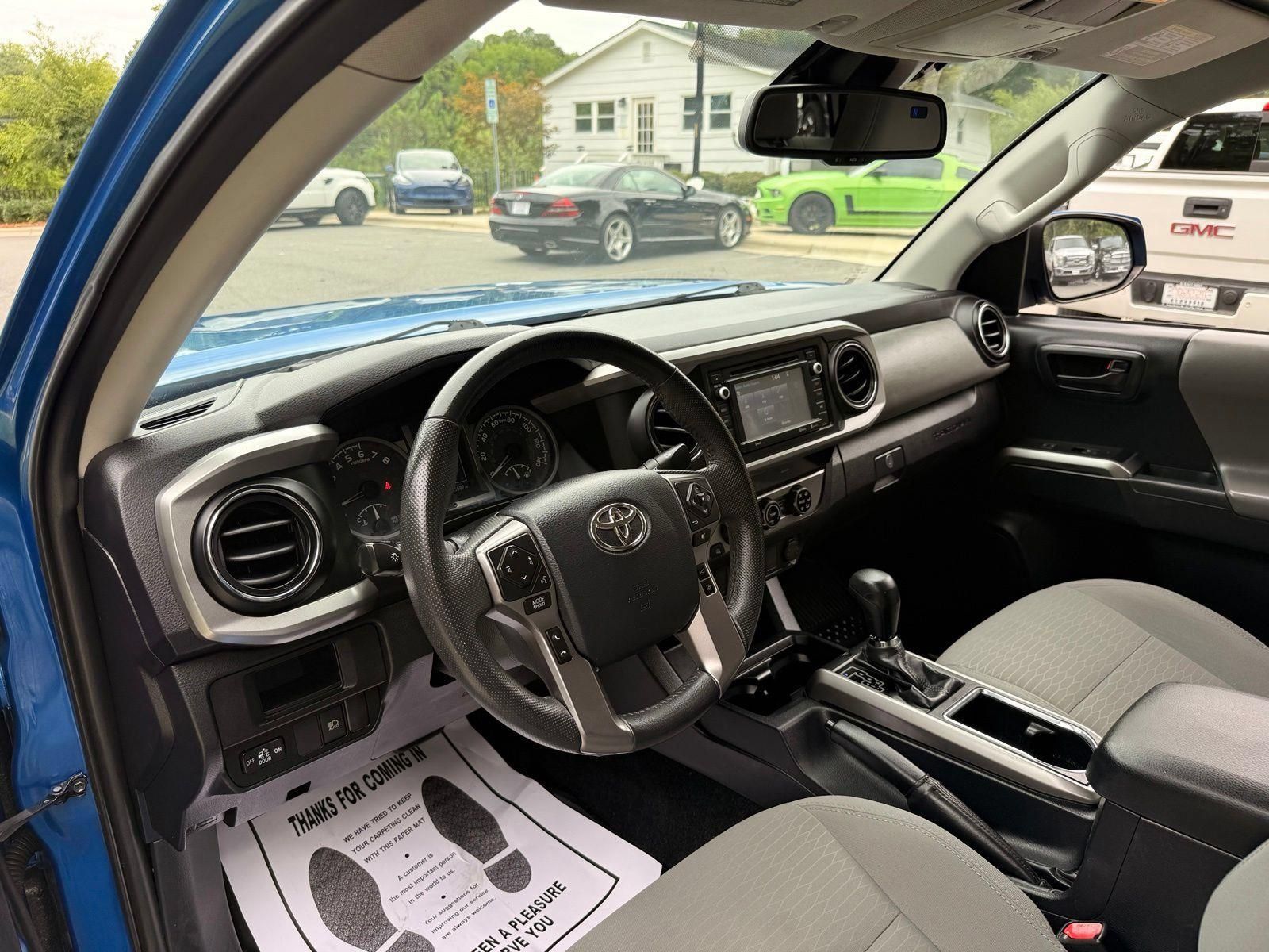 Used 2018 Toyota Tacoma SR5 RWD image 18