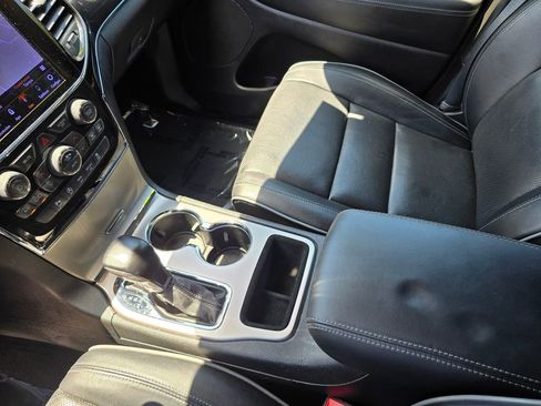 Used 2021 Jeep Grand Cherokee Overland RWD image 27
