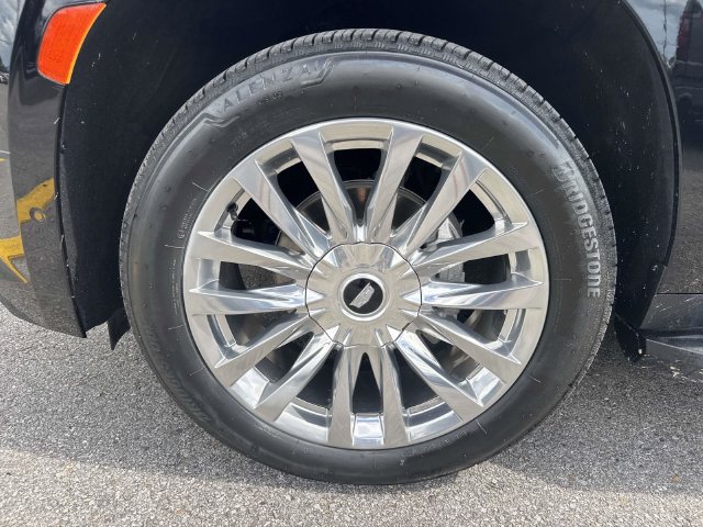 Used 2023 Cadillac Escalade Premium Luxury w/ Performance Package AWD/4WD image 9
