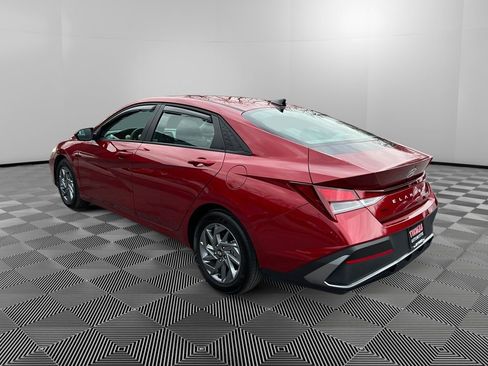 Certified 2024 Hyundai Elantra SEL image 5