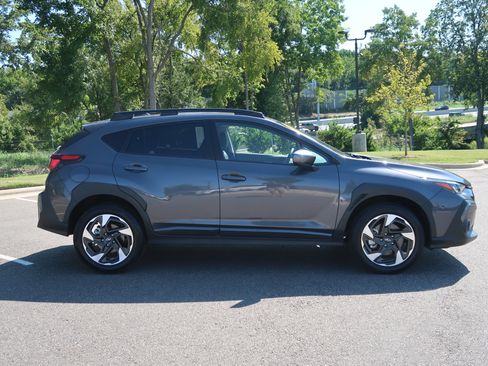 Used 2024 Subaru Crosstrek 2.5i Limited w/ Crosstrek Mirror Package AWD/4WD image 9