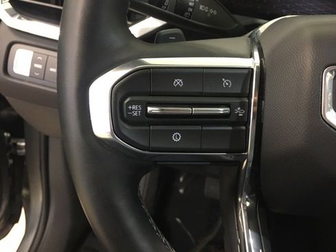 Used 2025 GMC Acadia Elevation image 31