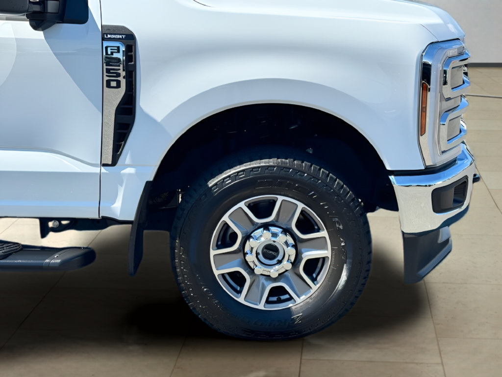 Used 2025 Ford F250 Lariat AWD/4WD image 43