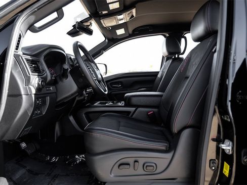 Used 2023 Nissan Titan PRO-4X w/ Off Road Protection Package image 3