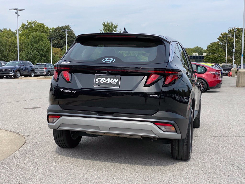Used 2025 Hyundai Tucson SE AWD/4WD image 8