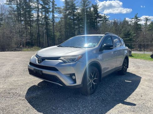 Used 2018 Toyota RAV4 SE w/ Power Extra Value Package AWD/4WD image 7