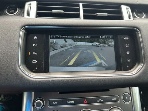 Used 2016 Land Rover Range Rover Sport SE image 36