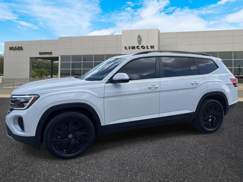 Used 2025 Volkswagen Atlas SE image 7