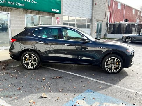 Used 2017 Maserati Levante w/ Luxury Package image 8