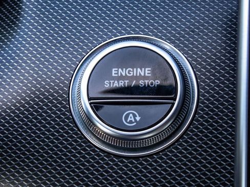 Used 2025 Mercedes-Benz C 300 4MATIC Sedan image 29