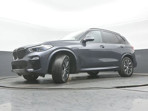 Used 2019 BMW X5 xDrive50i w/ M Sport Package AWD/4WD image 32