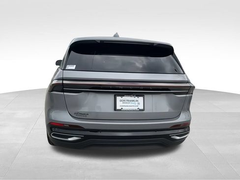 Used 2025 Lincoln Nautilus Premier AWD/4WD image 7