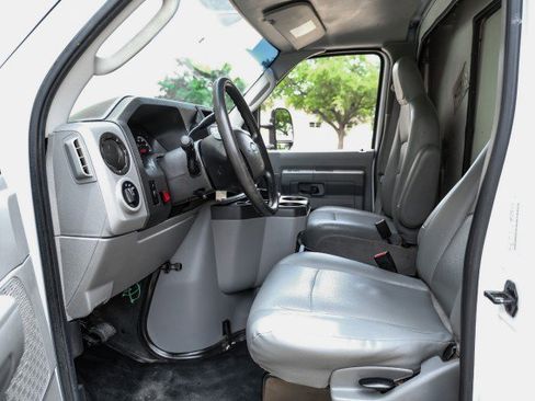 Used 2019 Ford E-350 and Econoline 350 Super Duty w/ Power Windows & Locks Group RWD image 3