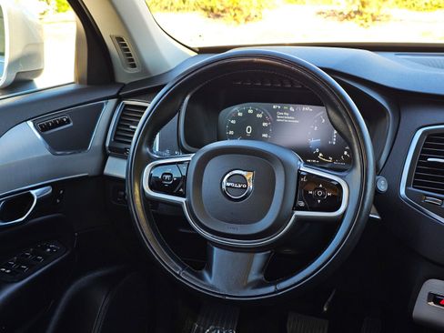 Used 2021 Volvo XC90 T5 Momentum w/ Climate Package image 27