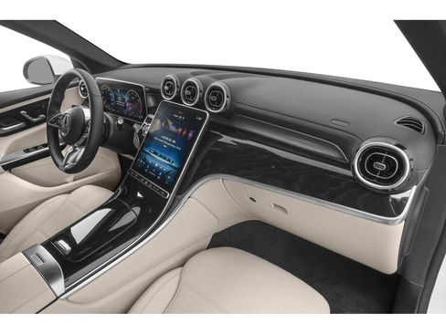 Used 2024 Mercedes-Benz GLC 300 4MATIC image 11
