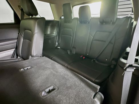 Used 2025 Nissan Pathfinder SL image 29