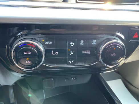 Used 2026 Chevrolet Trax LT FWD image 27