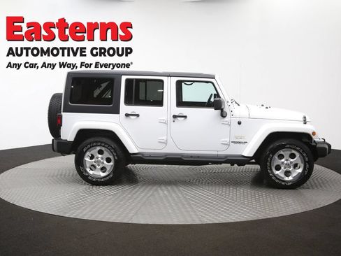 Used 2015 Jeep Wrangler Unlimited Sahara w/ Connectivity Group AWD/4WD image 46