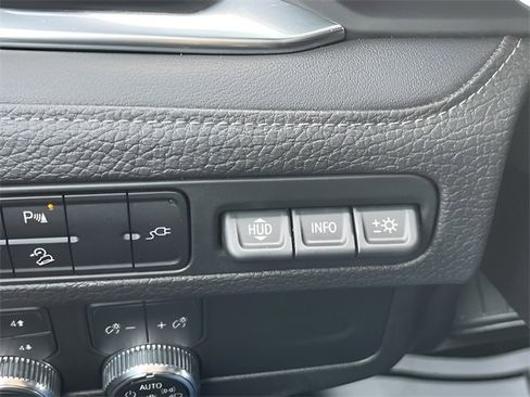 Used 2021 GMC Yukon Denali image 15