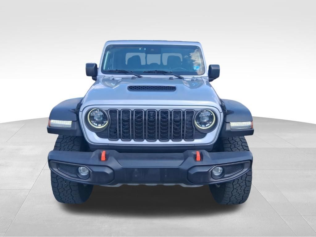 Used 2024 Jeep Gladiator Mojave w/ Technology Group AWD/4WD image 2