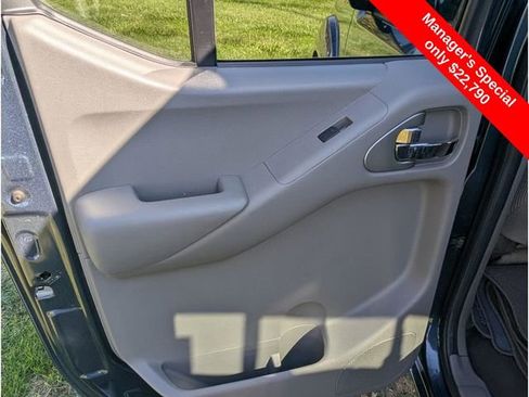 Certified 2021 Nissan Frontier SV image 13