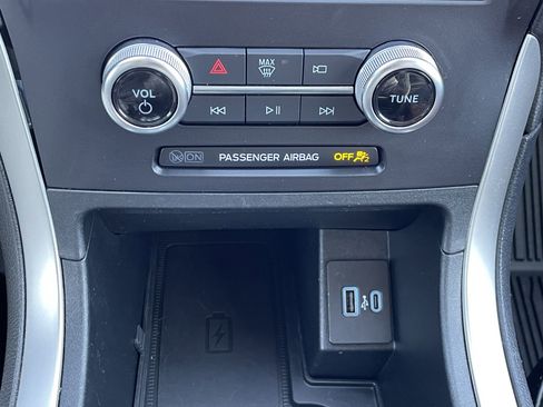 Used 2024 Ford Edge SEL w/ Convenience Package image 27