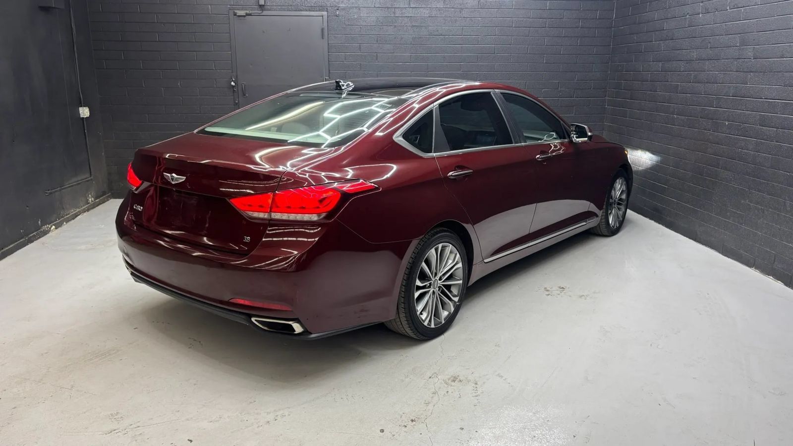 Used 2015 Hyundai Genesis 3.8 w/ Option Group 04 RWD image 4