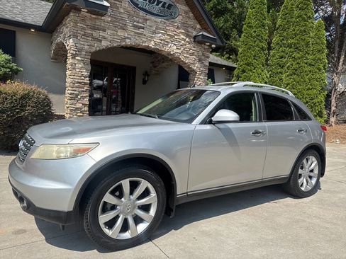 Used 2004 INFINITI FX45 AWD w/ Technology Pkg image 2