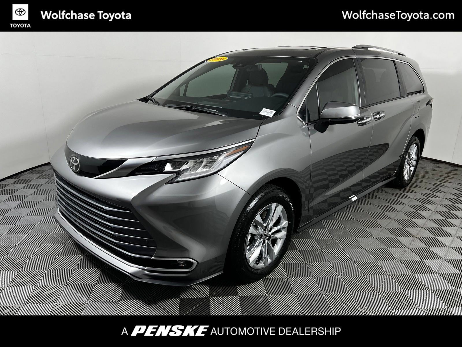 Used 2026 Toyota Sienna Limited FWD image 1