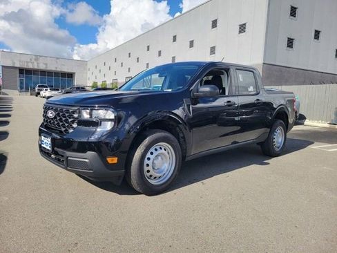 New 2025 Ford Maverick XL image 2