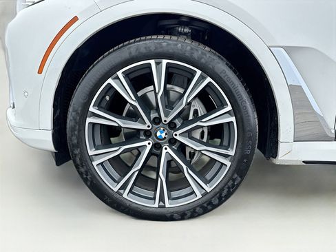 Used 2020 BMW X7 xDrive40i w/ Premium Package image 25