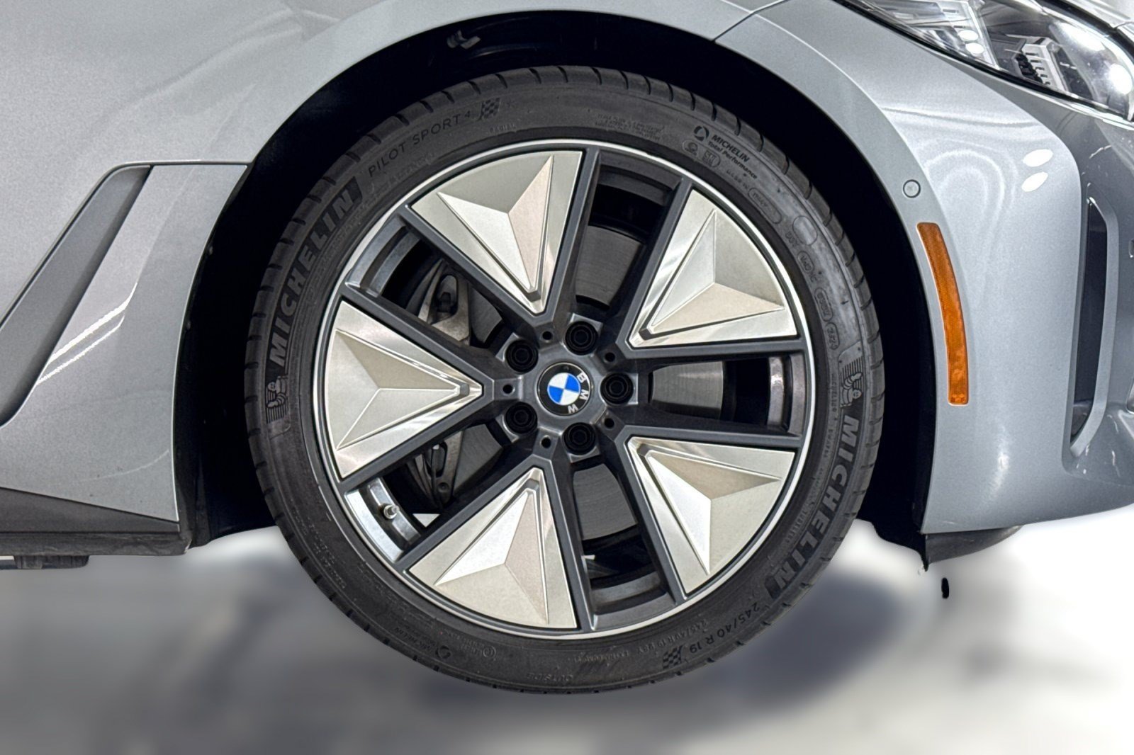 Used 2025 BMW i4 eDrive40 w/ Premium Package RWD image 13