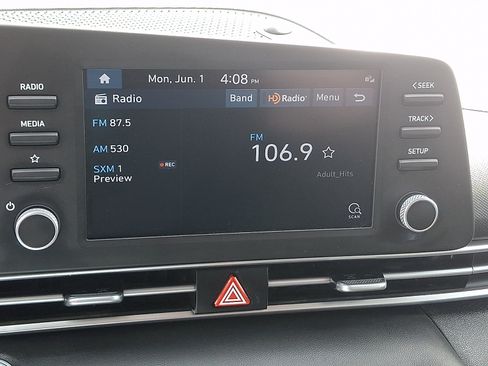 Used 2023 Hyundai Elantra SEL FWD image 17