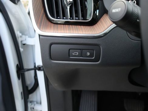 Used 2023 Volvo XC60 T8 Ultimate w/ Climate Package AWD/4WD image 35