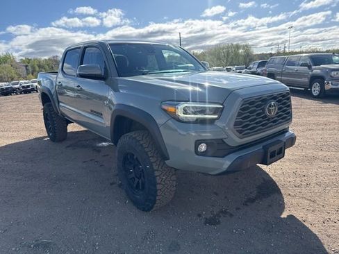 Used 2023 Toyota Tacoma TRD Off-Road w/ Advanced Technology Package image 8