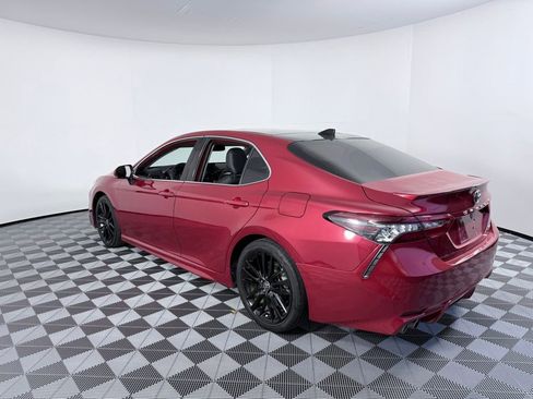 Used 2021 Toyota Camry XSE image 5