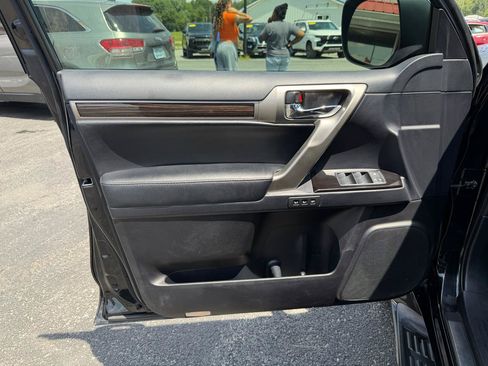Used 2015 Lexus GX 460 AWD/4WD image 13