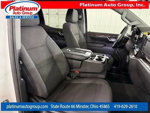 Used 2024 Chevrolet Silverado 1500 LT image 34