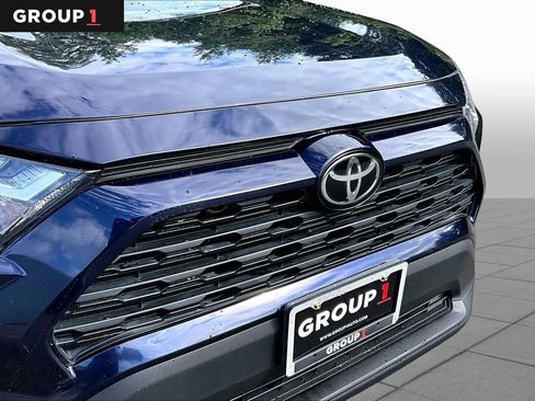 Certified 2022 Toyota RAV4 XLE AWD/4WD image 32