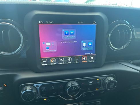 Used 2020 Jeep Wrangler Unlimited Sahara AWD/4WD image 13